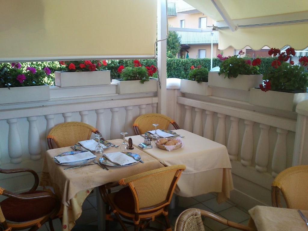 Hotel La Parigina ลินญาโน ซับเบียโดโร ภายนอก รูปภาพ